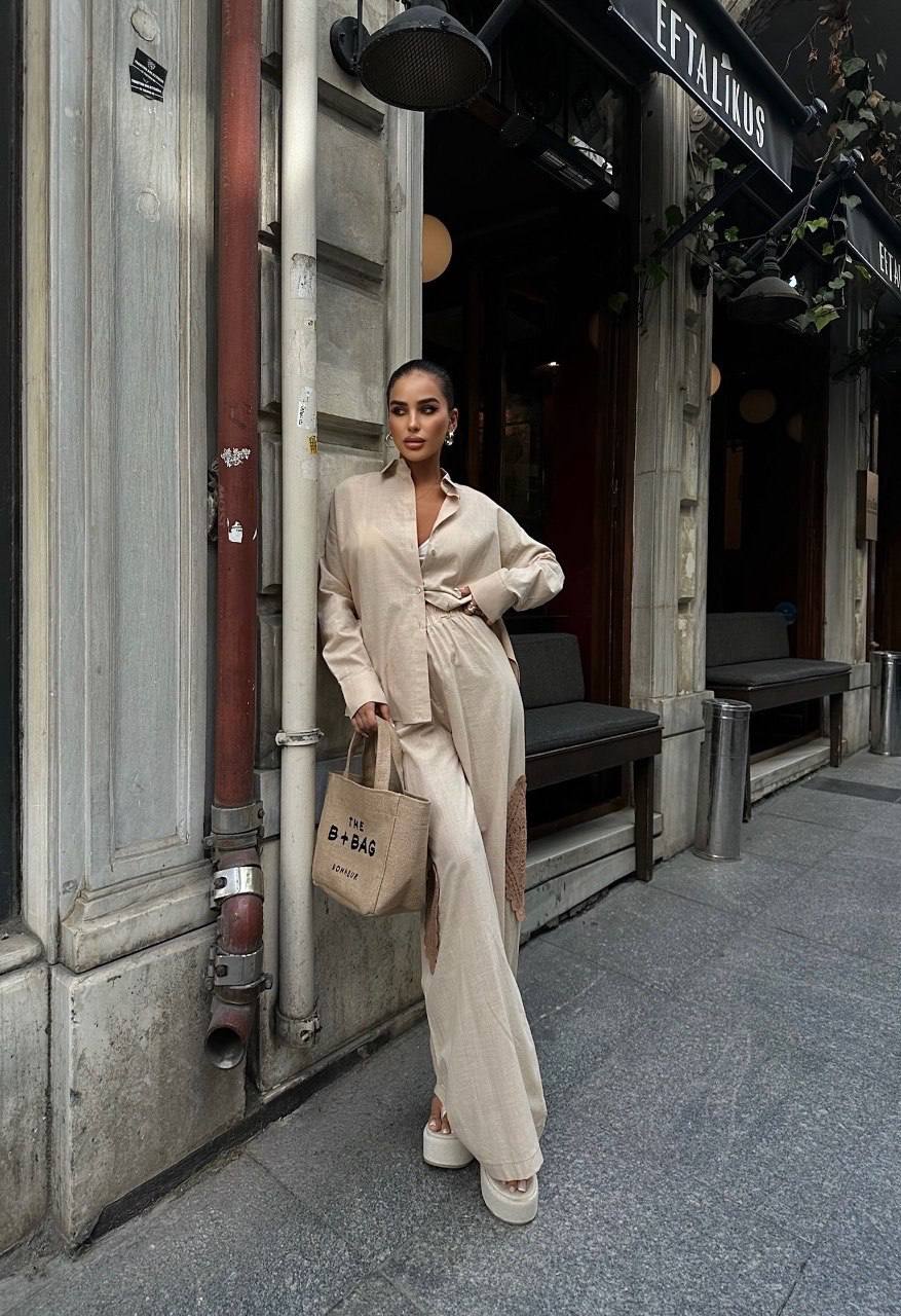 SB2246 i  -  Lace Linen Set