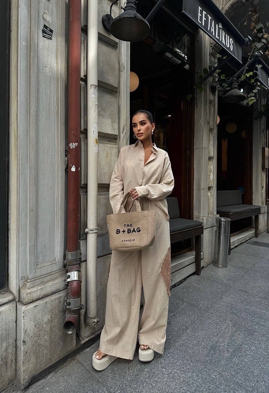 SB2246 i  -  Lace Linen Set